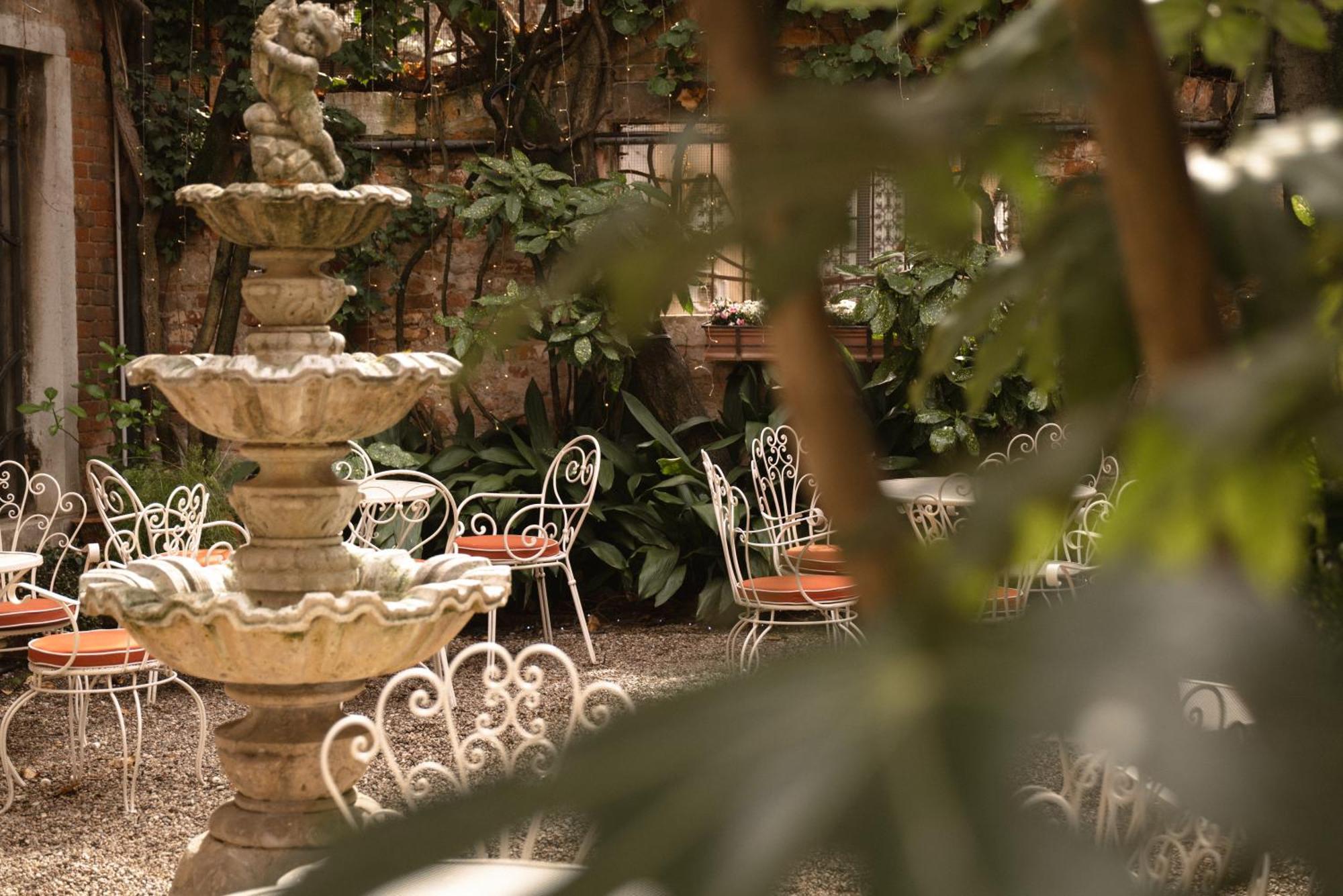 Hotel Flora